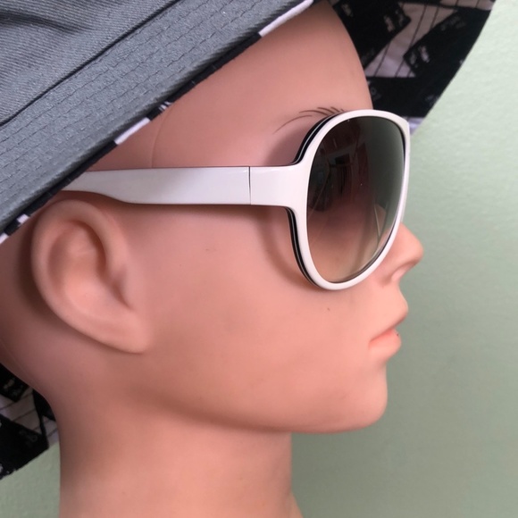 Fendi FS1014M 961 125 White & Black Sunglasses main image 5